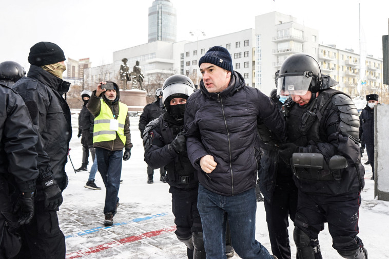 עצורים בהפגנות ברוסיה נגד המלחמה באוקראינה
