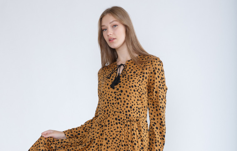 בול יאיוי קוסמה. שמלה של H&amp;O. מבצע 99 שח. צילום תומר לופשקו