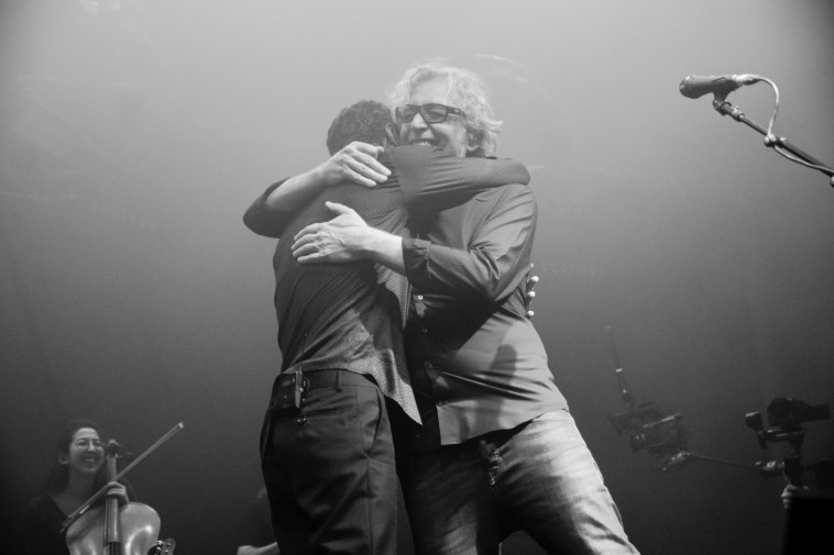 מרגישים שהם מרגשים?