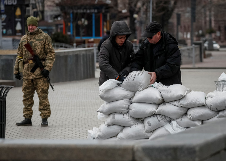 הכנות לתקיפה הרוסית בקייב, אוקראינה (צילום: רויטרס)