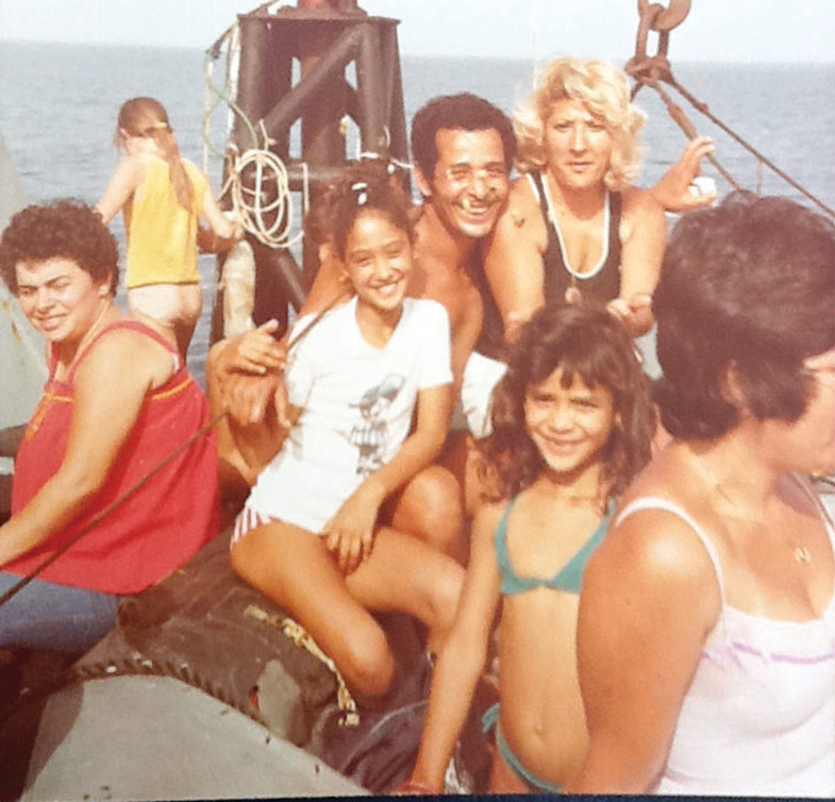 ''מאז שעזבנו את שארם אני לא אוהבת לשחות''. טרבלסי בילדותה באופירה