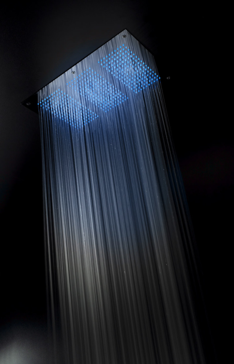 מקלחות חכמות בטכנולוגיית Water Therapy, אלוני (צילום: יח''צ)