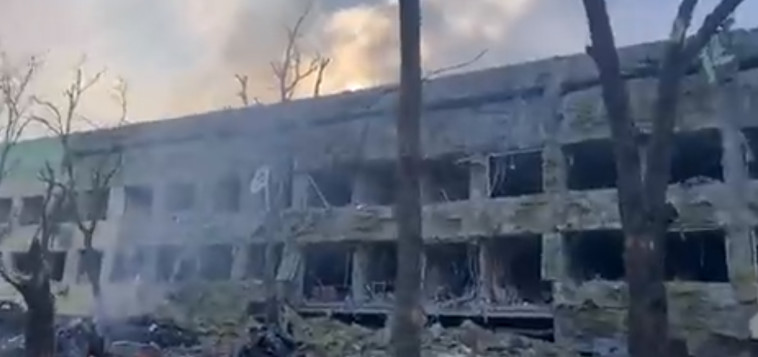 בית החולים ליולדות במריופול לאחר ההפצצה הרוסית (צילום: צילום מסך טוויטר)