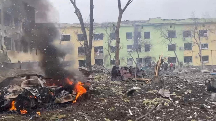 נזק מהפצצה רוסית במריופול, אוקראינה (צילום: רויטרס)