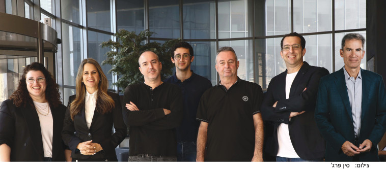 צוות New Era: גדעון ארגוב, זיו כונן, דני מן, יוג'ניו סבאדיני, רן שמחה, איילת פריש ושירה גרשון 