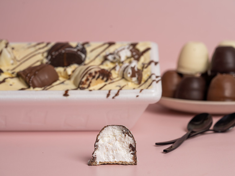 גלידת קרמבו בסניפי וניליה 