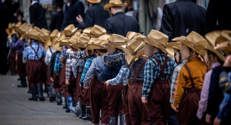 חג פורים 2022