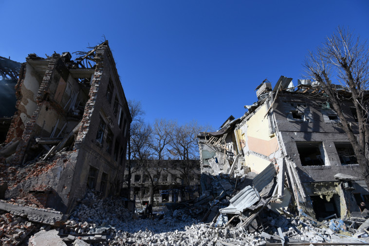 הפלישה הרוסית לאוקראינה: הרס בעיר דניפרו (צילום: REUTERS/Mykola Synelnikov)