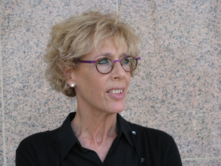 טלי ליפקין-שחק