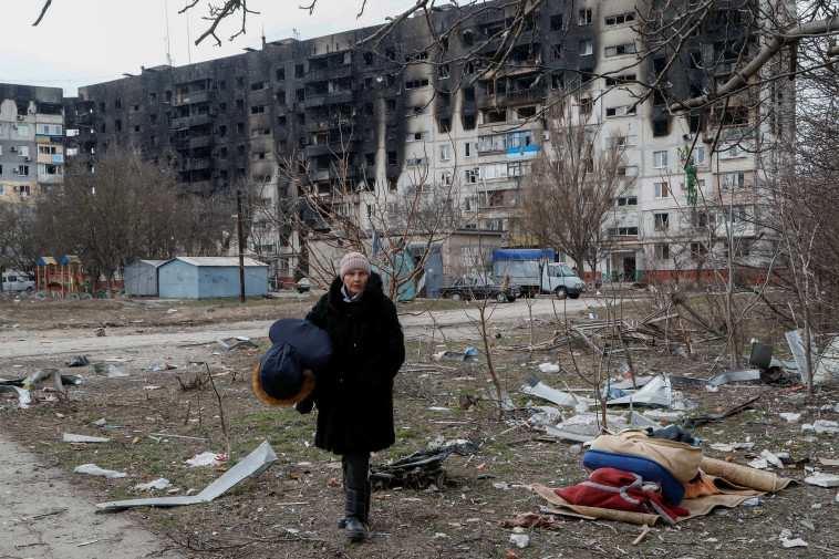 נזק מהפצצה רוסית במריופול, אוקראינה (צילום: רויטרס)