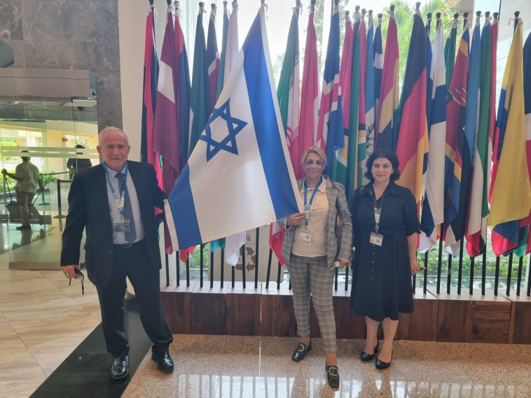 ח''כ נירה שפק וח''כ אבי דיכטר בכנס באינדונזיה