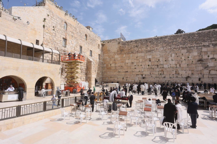 בדיקת בטיחות לאבני הכותל המערבי