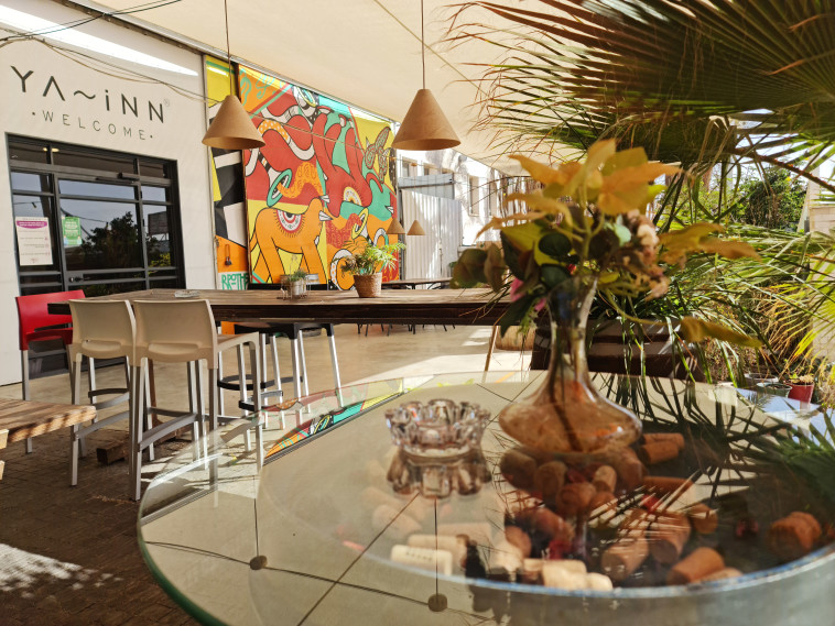 חלמו על יין עוד בניינטיז. YA INN באילת