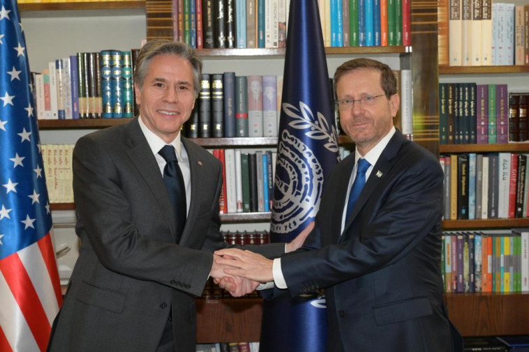 נשיא המדינה יצחק הרצוג ומזכיר המדינה האמריקאי, אנתוני בלינקן