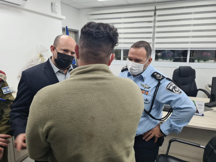 PM Naftali Bennett at Hadera Police Station (Photo: No Credit)