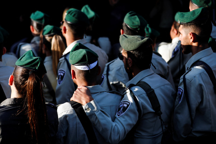 הלוויתה של לוחמת מג''ב שיראל אבוקרט (צילום: REUTERS/Corinna Kern)