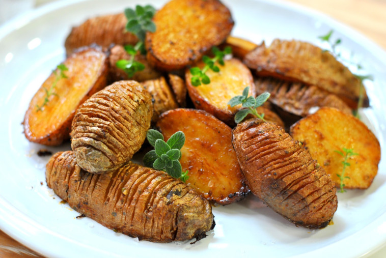 מניפות תפוחי אדמה פריכים בתערובת תבלינים מעושנת