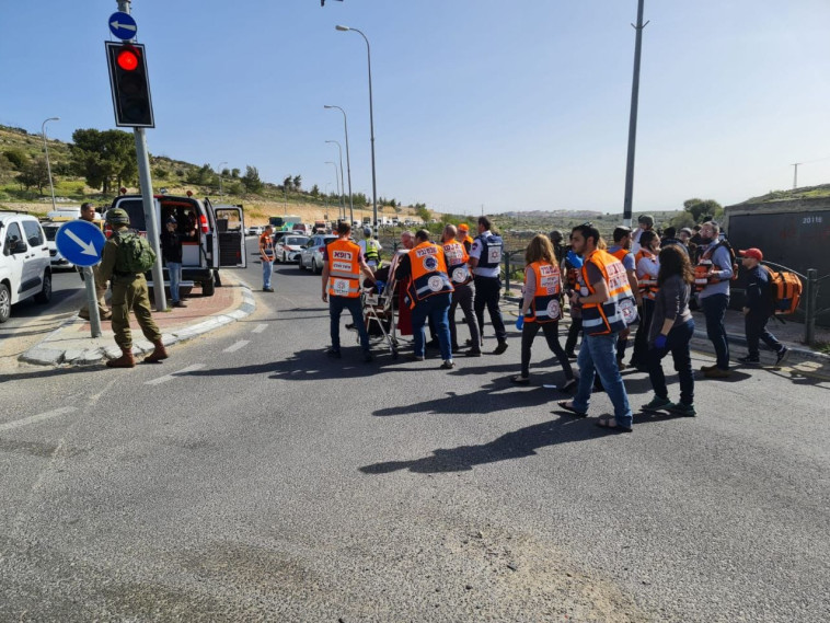 זירת הפיגוע בגוש עציון (צילום: הצלה ללא גבולות יו''ש)