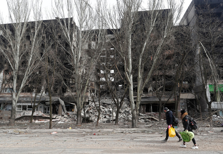 שכונה הרוסה בעיר מריופול באוקראינה (צילום:  REUTERS/Alexander Ermochenko)