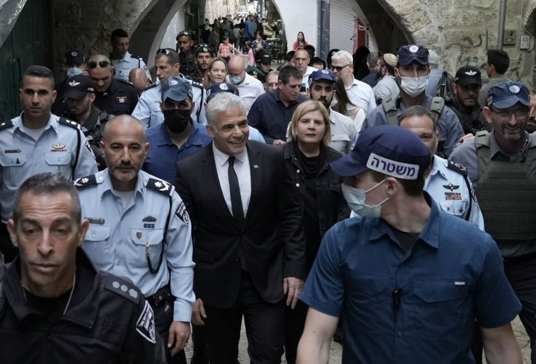 לפיד בשער שכם