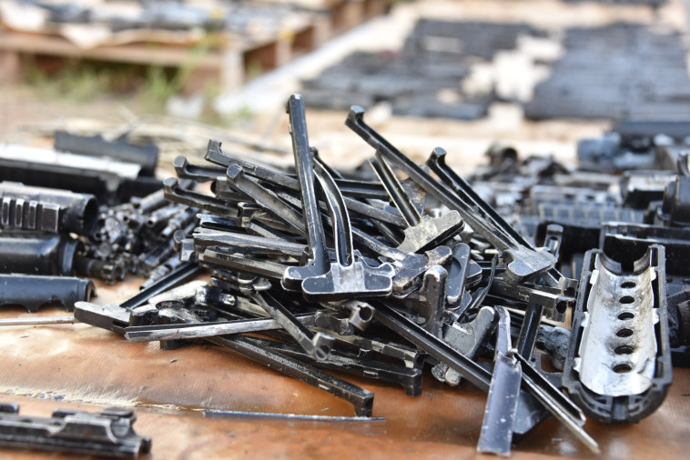 מצבור הנשק שנתפס בלקיה