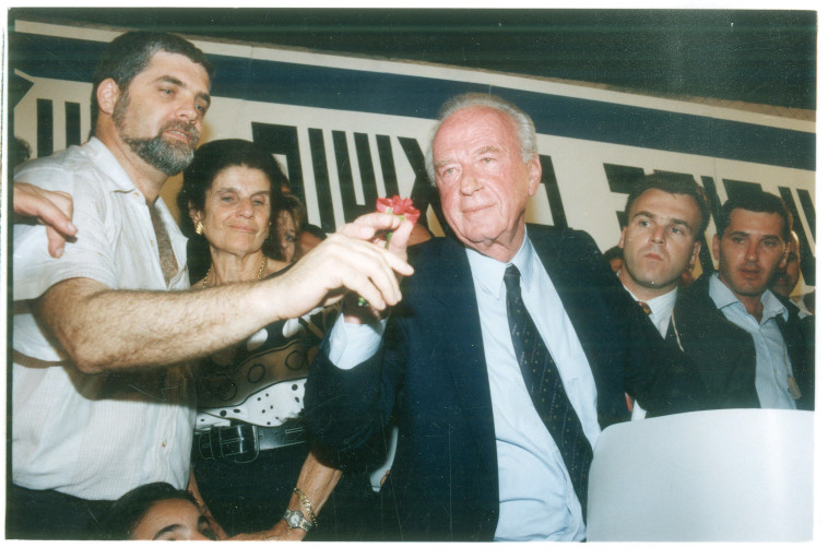 יצחק רבין בבחירות 1992 (צילום: ראובן קסטרו)