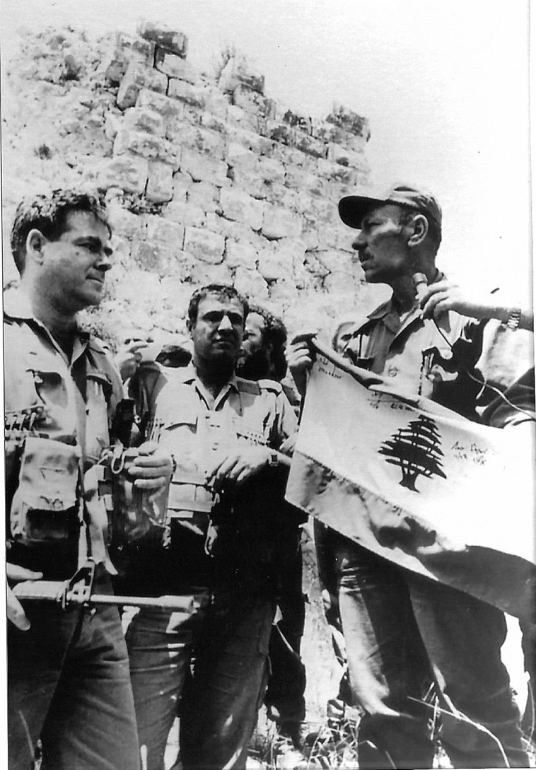 אפרים סנה עם סעאד חדאד בשירות בלבנון ליד הבופור