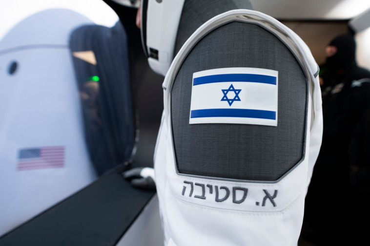 האסטרונאוט הישראלי איתן סטיבה 