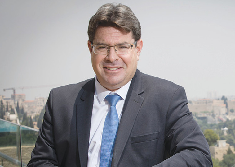 אופיר אקוניס