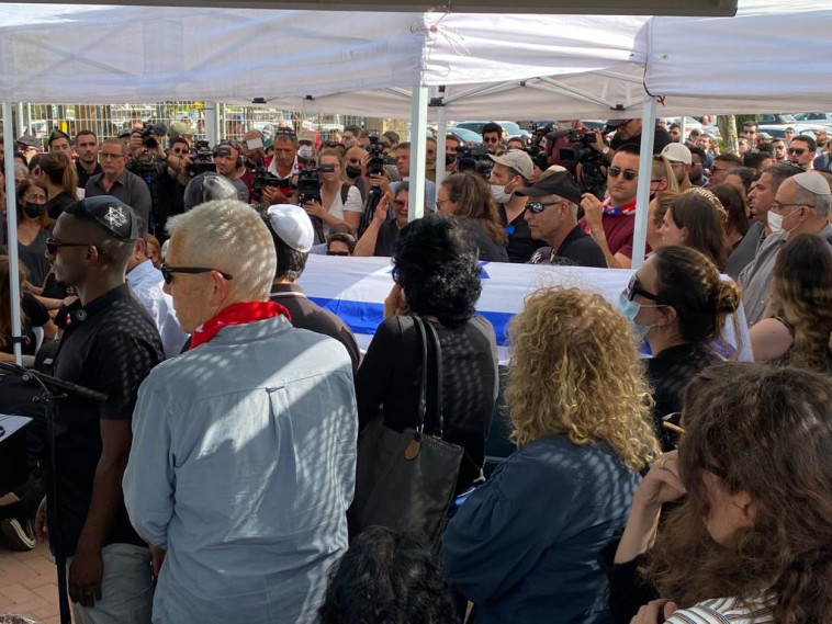 הלוויית הנרצחים בפיגוע בתל אביב