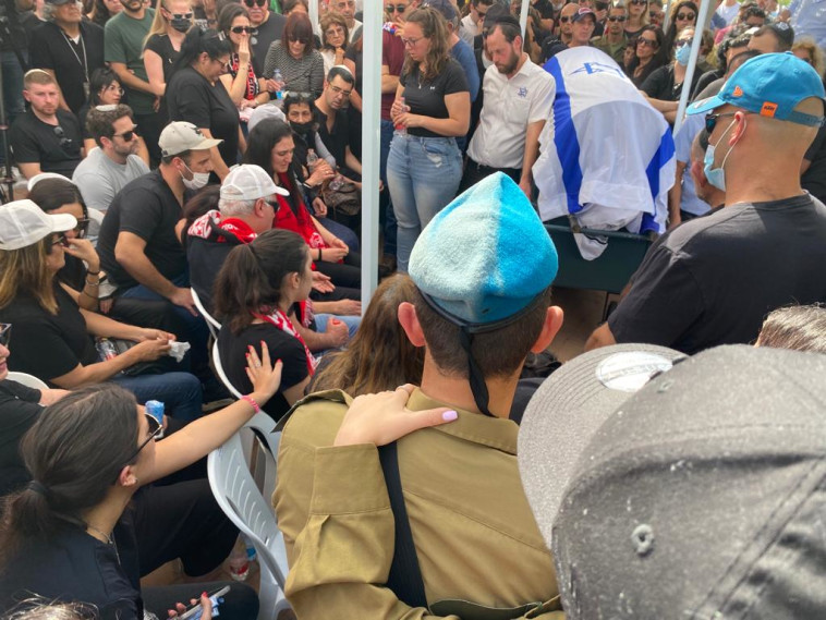 הלוויית הנרצחים בפיגוע בתל אביב