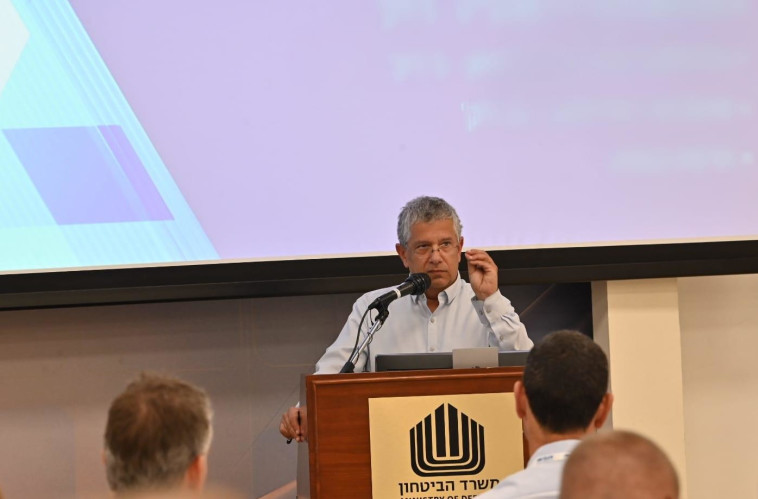 מנכ&quot;ל משרד הביטחון אמיר אשל