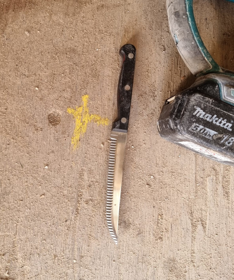 הסכין של המפגע באשקלון (צילום: דוברות המשטרה)