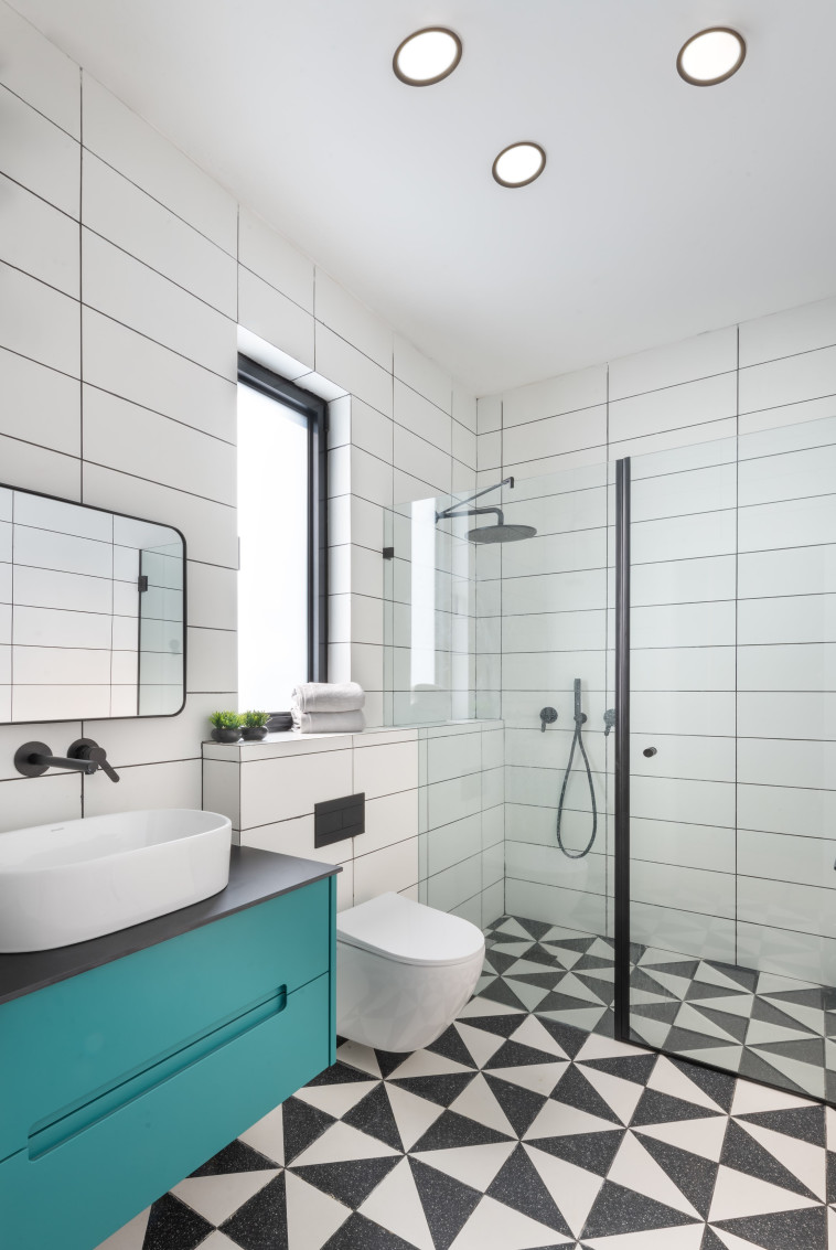 חדר אמבטיה בעיצובה של סיגל מלכה