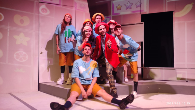 מיכאל מושונוב ב''פרפרים בראש''