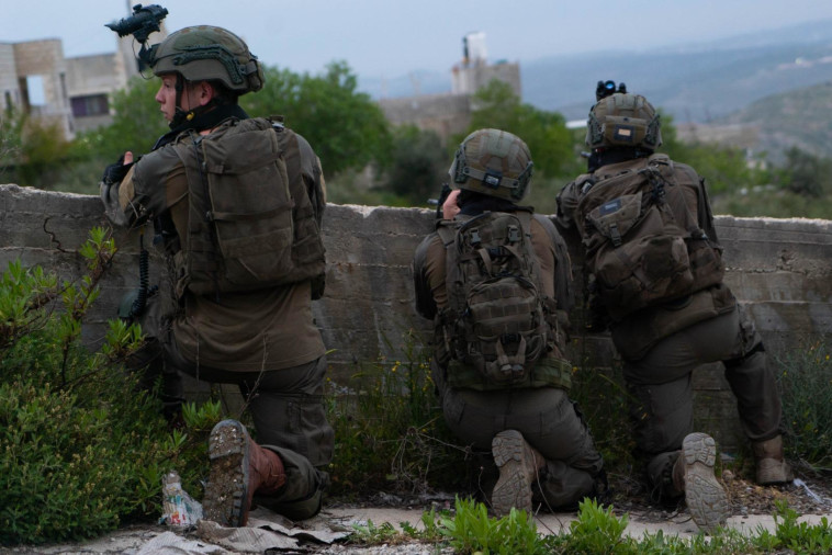 חיילי צה''ל בשטחים