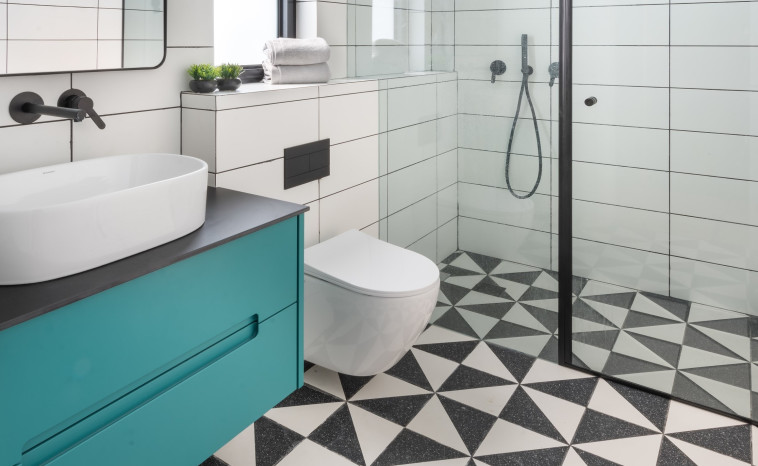 אמבטיה מבריקה. עיצוב סיגל מלכה לאריחי אלוני 