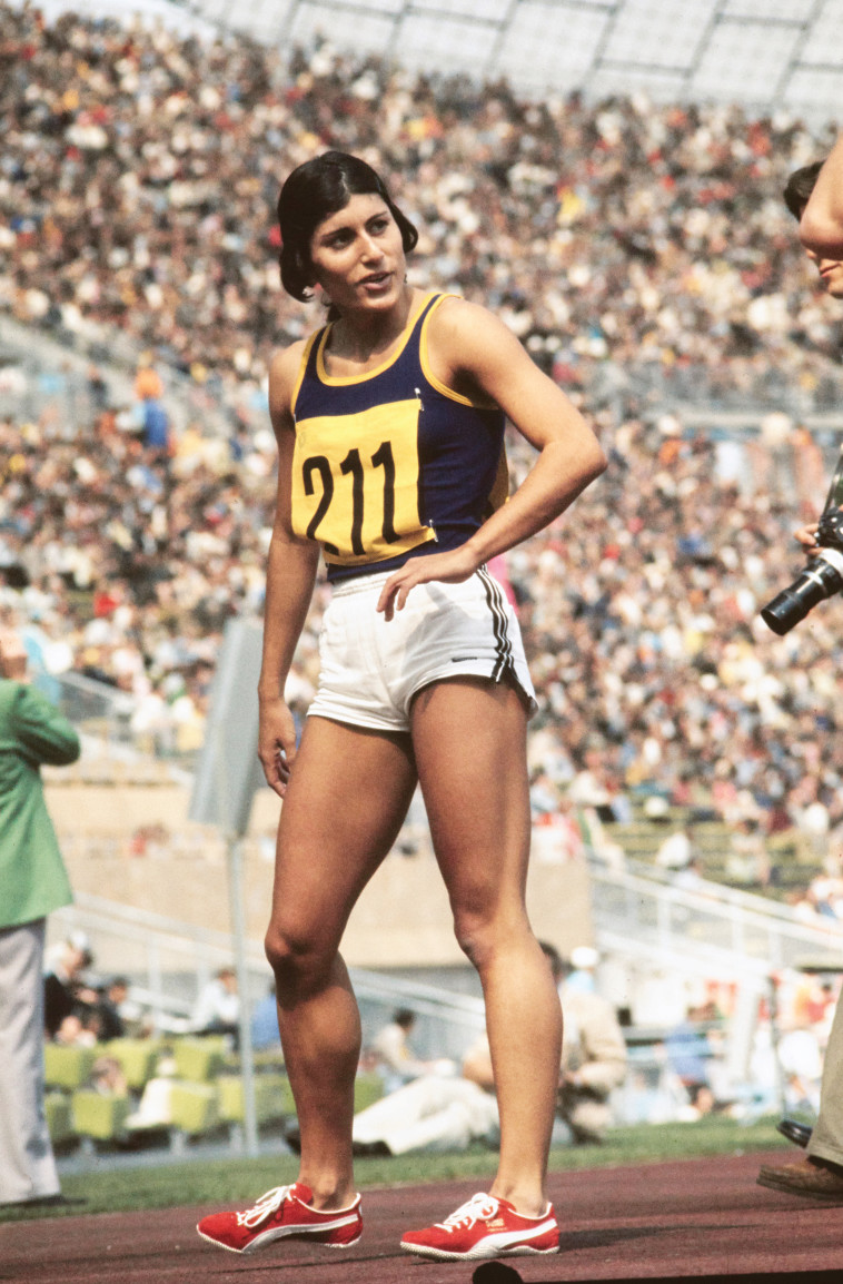 אסתר רוט שחמורוב באולימפידית מינכן, 1972 (צילום: Getty images,Tony Duffy)