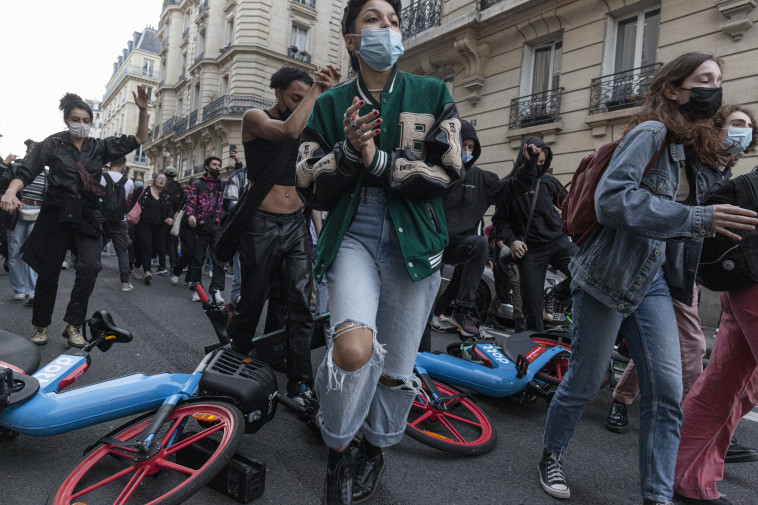 הפגנות צעירים במהלך הבחירות לנשיאות בסורבון, צרפת