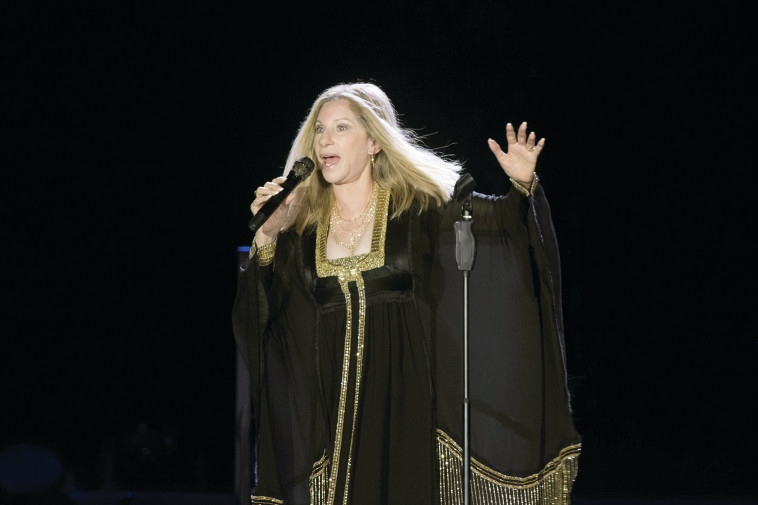 ברברה סטרייסנד הופעה בישראל 2013  (צילום: יונתן זינדל, פלאש 90)
