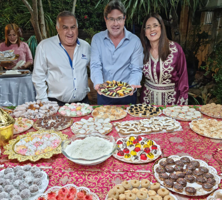 ח''כ אופיר אקוניס בחגיגות המימונה