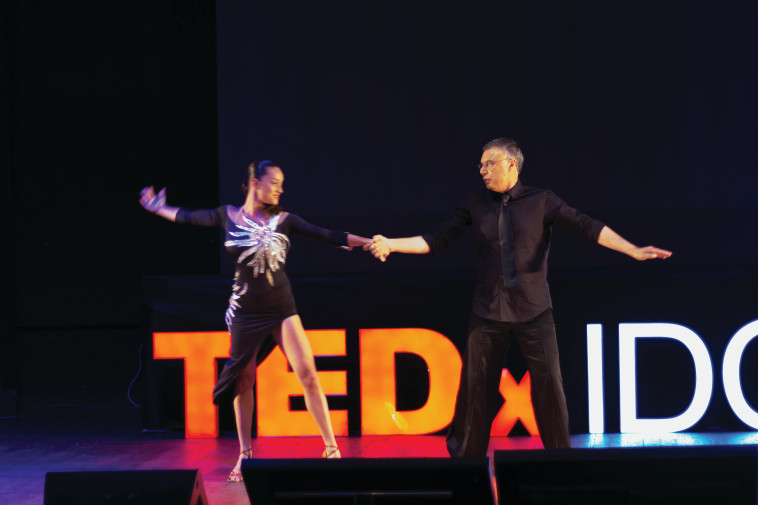 פרופ' רפי אלדור בהופעה