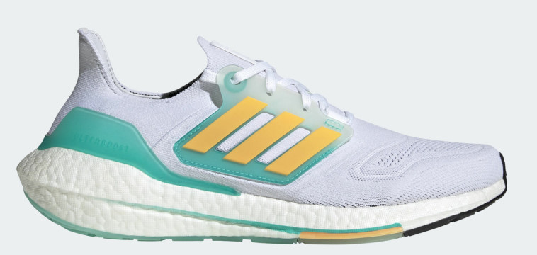 נעלי ריצה UltraBoost 22, אדידס. מחיר: 799 שקלים