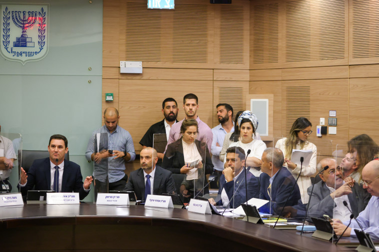 הדיון בהכרזה על שיקלי כפורש