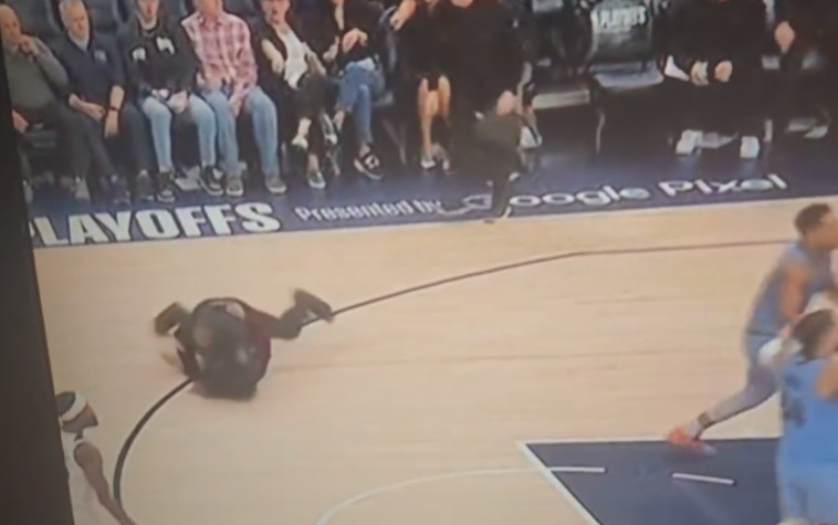 פעילה למען זכויות בעלי חיים התפרצה למשחק ה-NBA