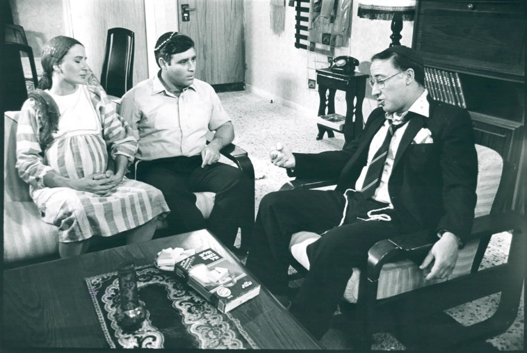 ישראל פוליאקוב בצילומי הסרט ''הקרב על הוועד''