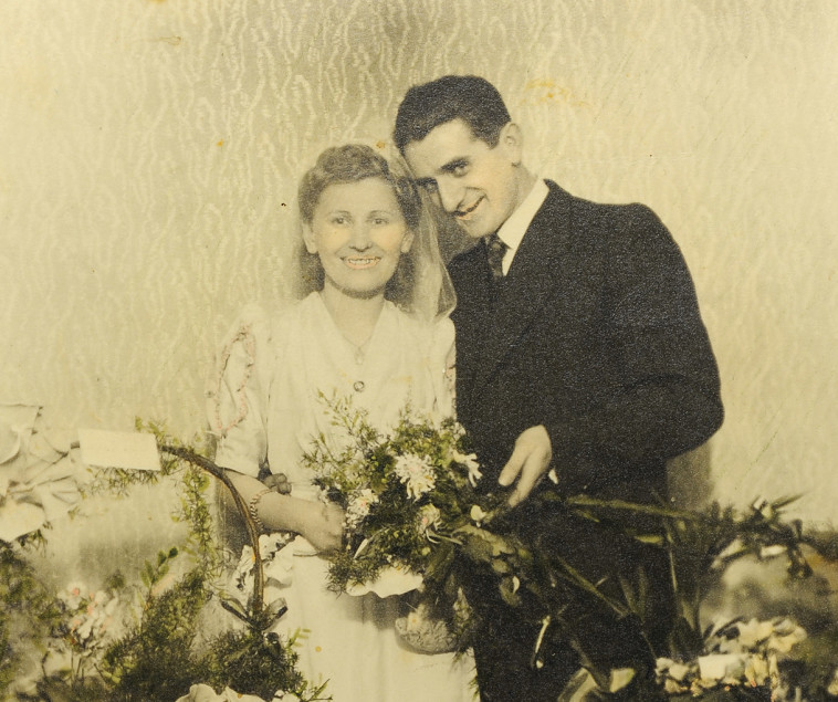 מאיר קלקה ורות בז'ובסקי ביום חתונתם, גטו צ'נסטוחובה, פולין