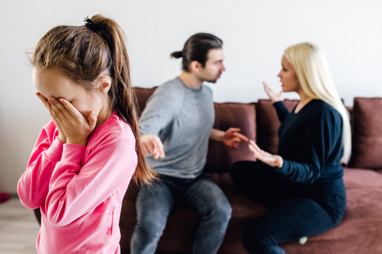 הילדים הקטינים היו תחת משמורת משותפת