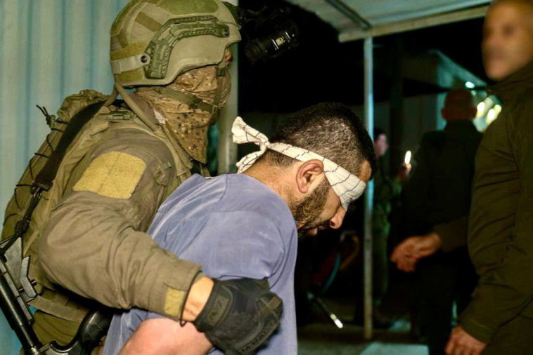 מעצרו של יחיא מרעי, החשוד בביצוע הפיגוע באריאל, על ידי כוחות הביטחון