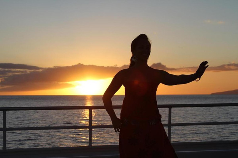 ריקודי הולה בהוואי (צילום: booking.com)
